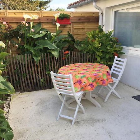 Petite Maison Dans Le Jardin 아르장르 외부 사진