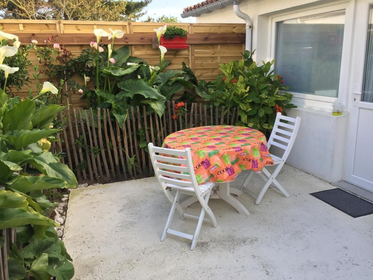 Petite Maison Dans Le Jardin 아르장르 외부 사진